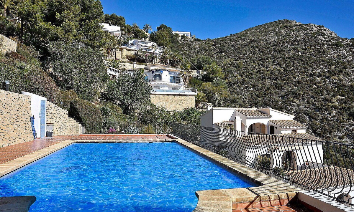 Arnella Apartment | Nice apartment for 4 guests with A/C, pool, TV, terrace and panoramic view