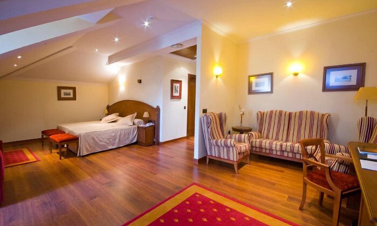Soto Del Barco Hotel | Palacio de La Magdalena Hotel
