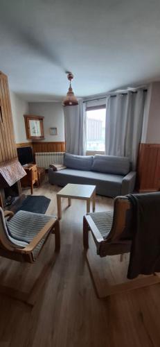Puebla de Lillo Apartment | Peña del viento a pie de pistas estación San Isidro