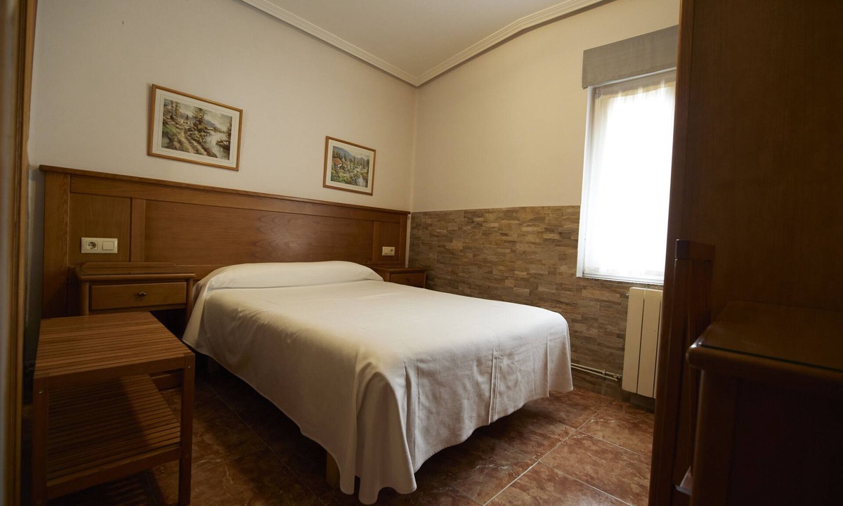 Aviles House | Pension Serafin
