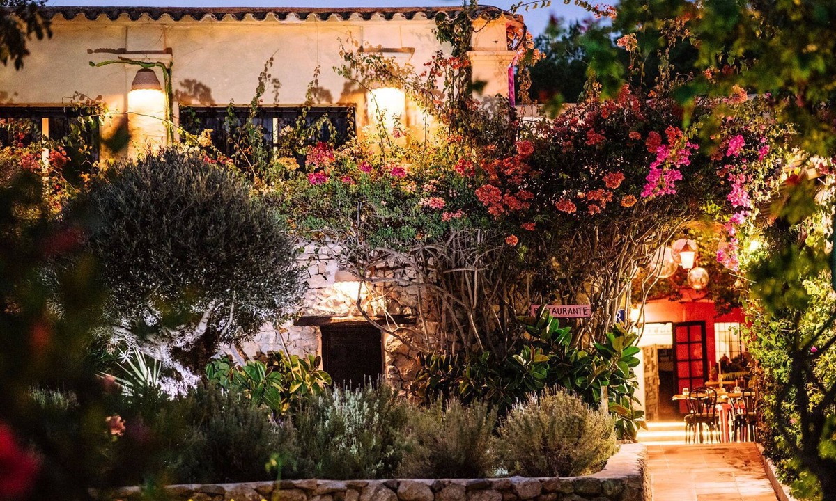 Sant Antoni de Portmany Hostel | Pikes Ibiza - Adults Only