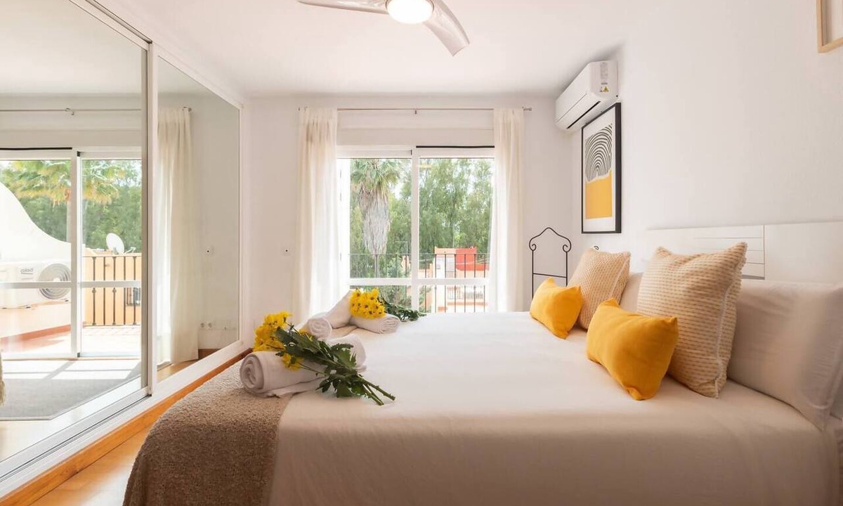 New Golden Mile Apartment | Playa Vistamar Apartment
