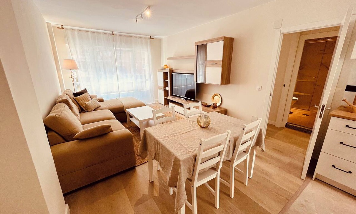 Gijon-Este Apartment | Premio Real 18