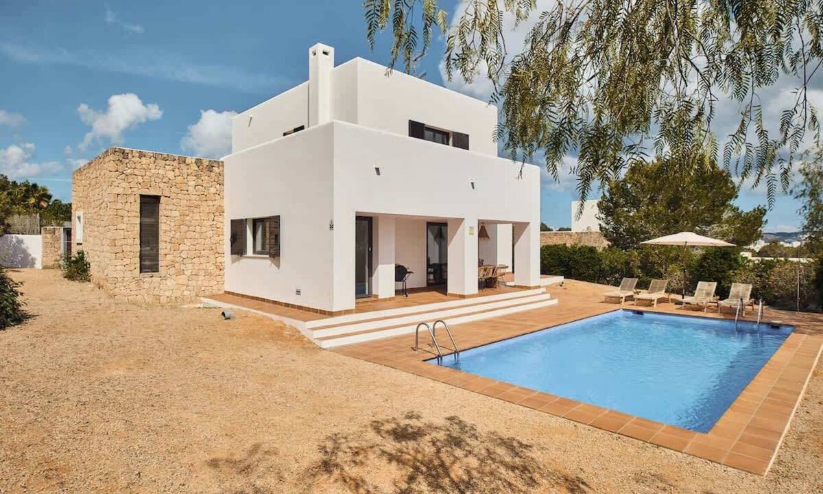 Cala de Bou Villa | Private Boho Villa with Pool & Sant Antoni view