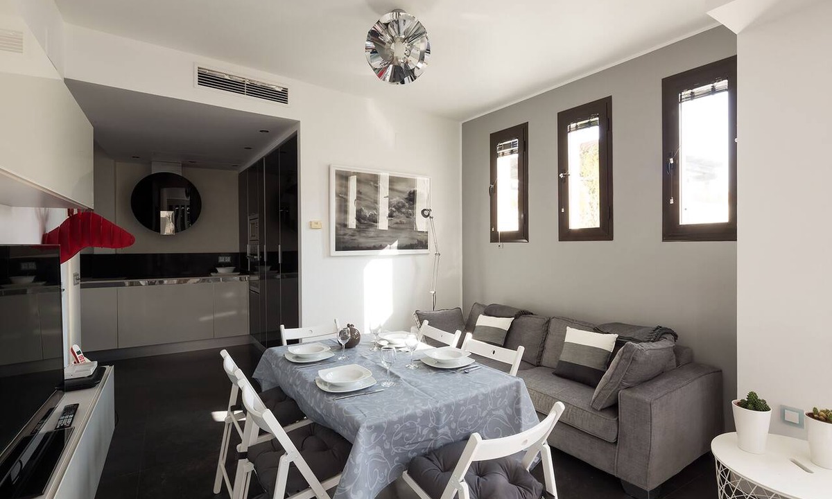 San Gil Apartment | Relator Terrace. 3 bedrooms, 3 bathrooms, terrace & private pool