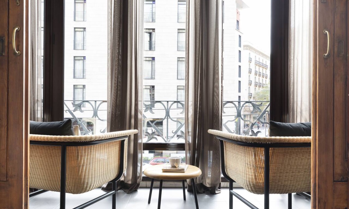 Eixample Apartment | Riva - 1 Bedroom Apartment with street view