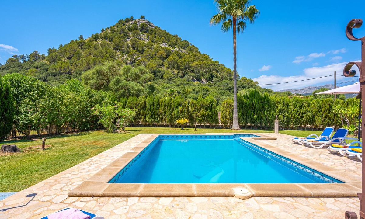 Pollensa Villa | Rural Country House with Pool, Wi-Fi, Lawn and Veranda