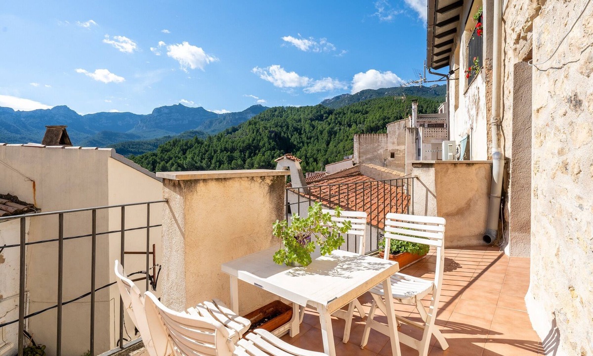 Pauls House | Rural House 'Ca La Germandat Paüls' with Mountain Views, Private Terrace and Wi-Fi