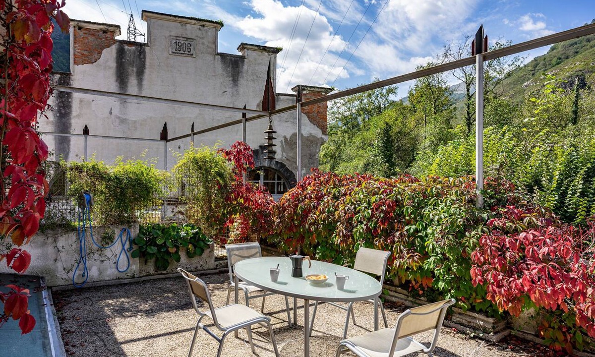 Meruja House | Rural House 'Zentralclub Voltio' with Mountain Views, Private Terrace and Wi-Fi