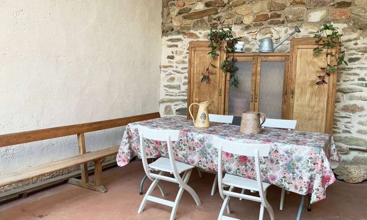 Perales del Puerto House | Rural House 'El Reposo De La Grulla' with Hot Tub, in Village, Air Conditioning