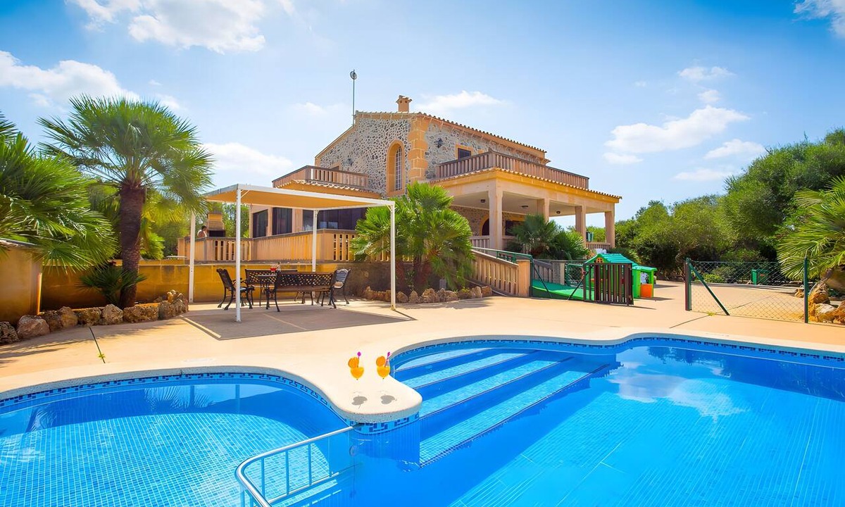 Muro Villa | Rural House 'Sa Pedrera' with Mountain Views, Wi-Fi, and Air Conditioning
