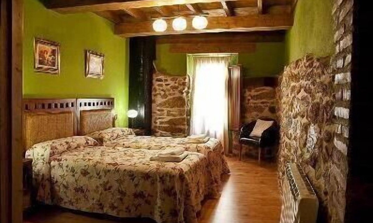 Casas del Monte House | Rustic getaway in Casas Del Monte for 4 people