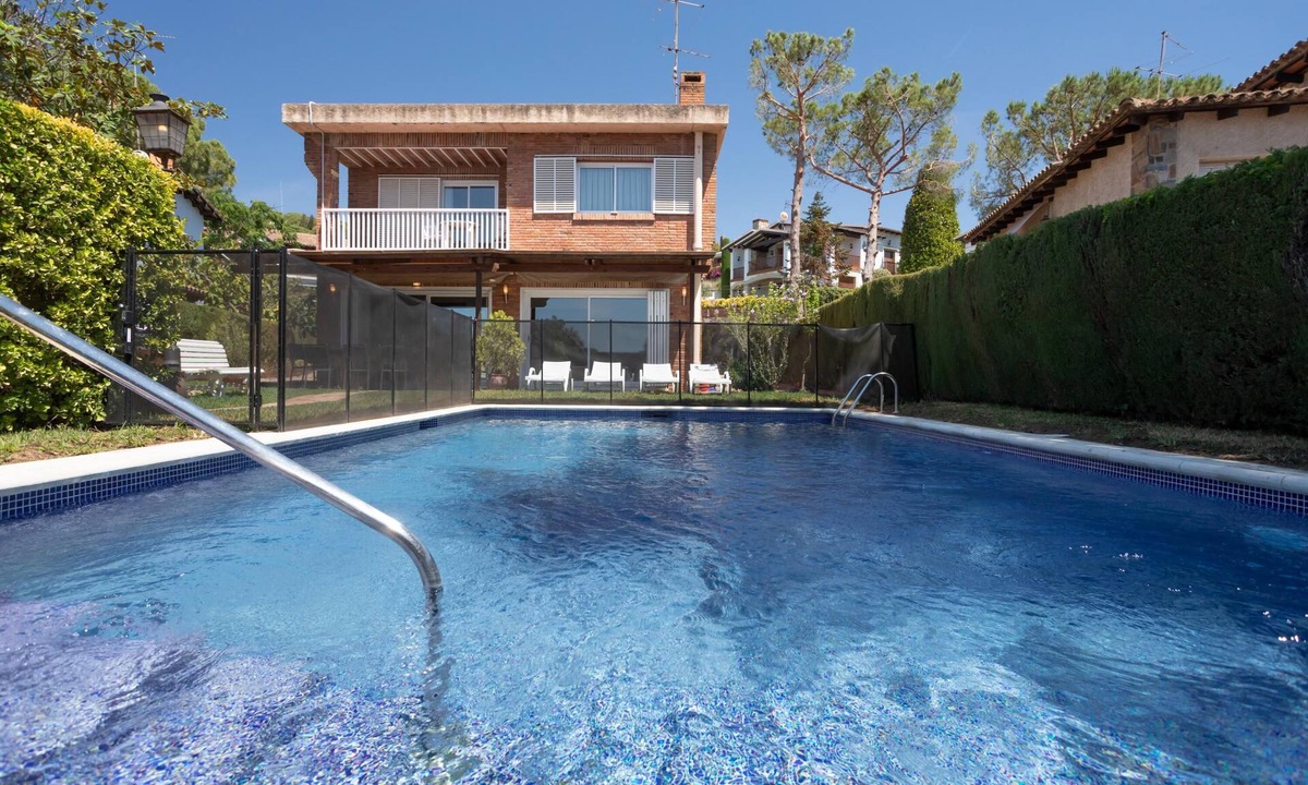 Vilassar de Dalt House | SANT MATEU House for 8 with garden and private pool, barbecue