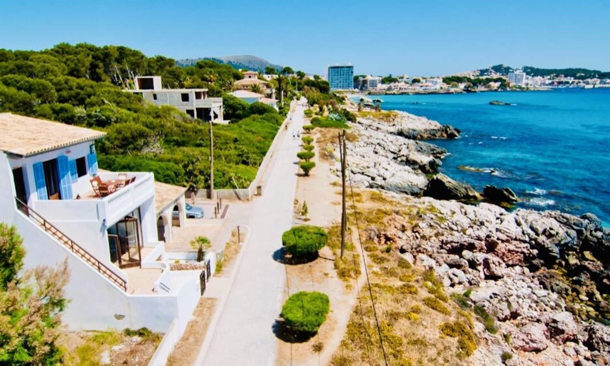 Son Moll Villa | Seafront Villa Sa Pedrus