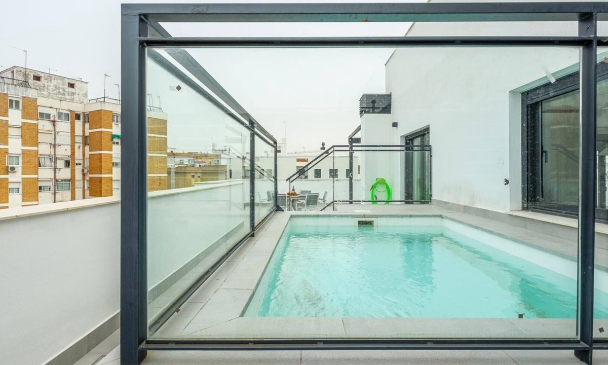 Triana Apartment | Sevilla Luxury Penthouse in Triana - large terrace, private pool and parking