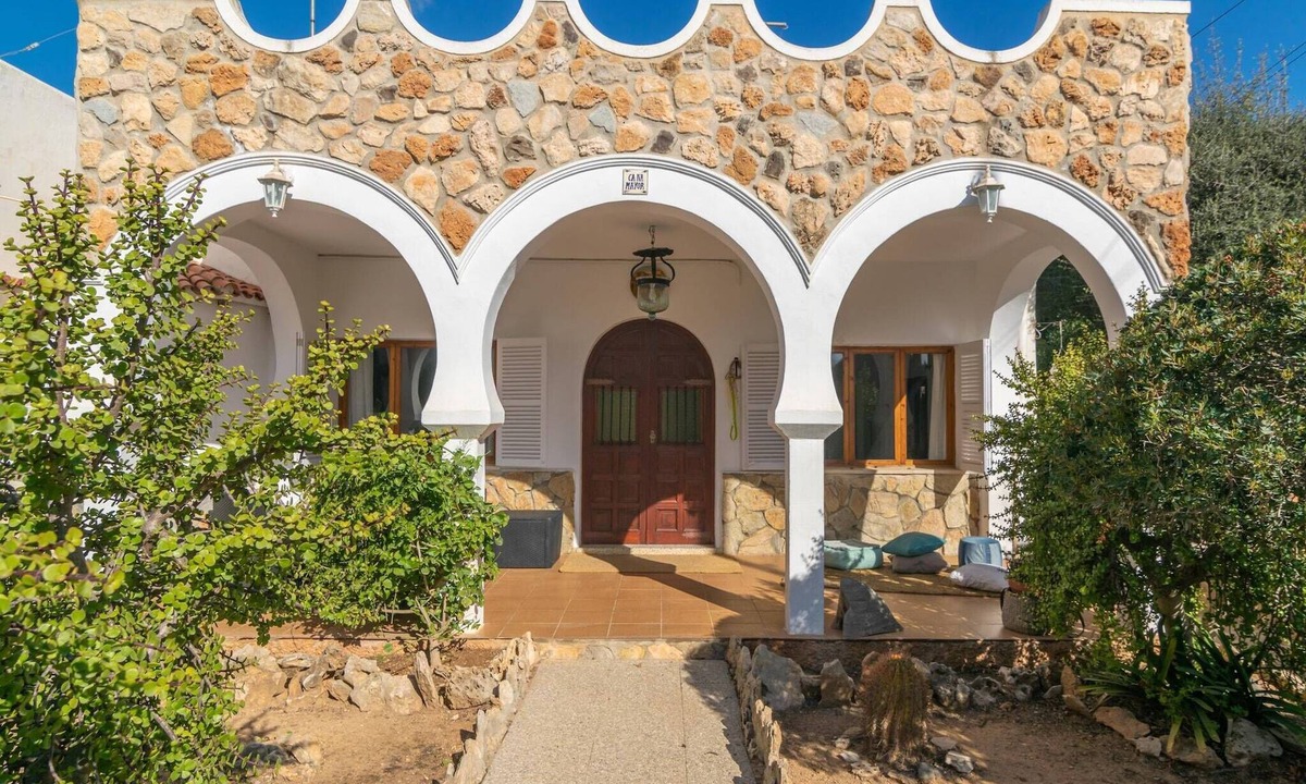 Cala Llombards Ski Chalet | Sol I Vent - House In Cala Llombards. Free Wifi