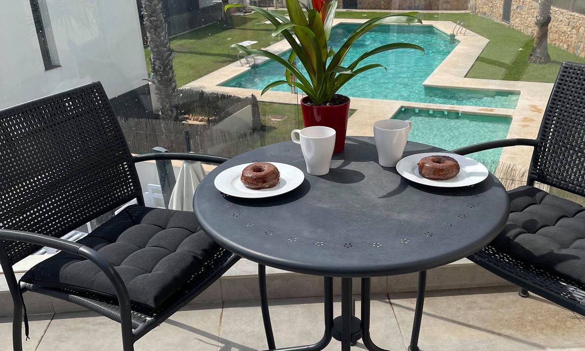 Orihuela Costa House | Spacious Villa in Villamartin | Rooftop Terrace | Pool | Walk to Restaurants