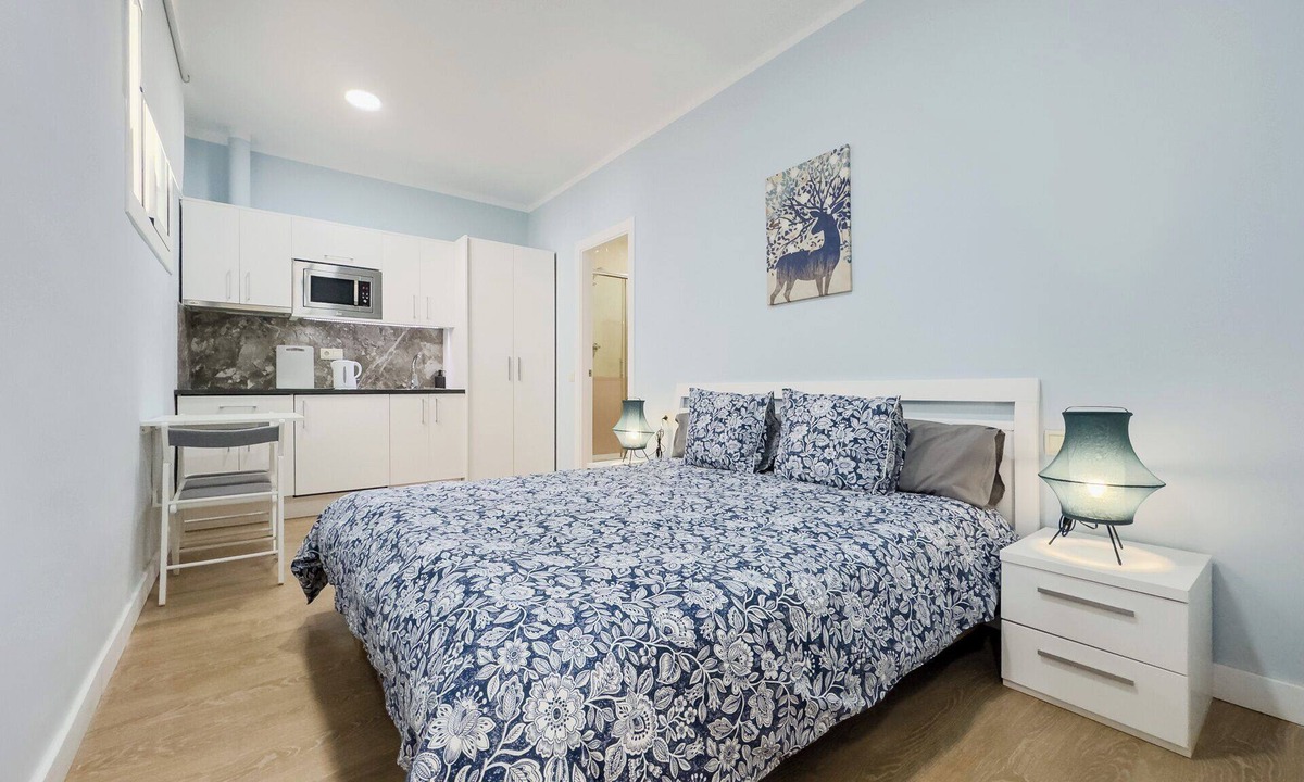 El Raval Apartment | STUDIO 7 NEXT TO THE RAMBLAS IN BARCELONA