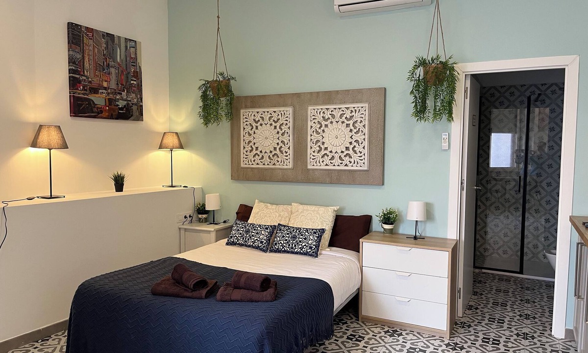 Sant Adria de Besos Apartment | Studio bright 20' from Barcelona Center/10' walk to the beach/15' Forum Bcn