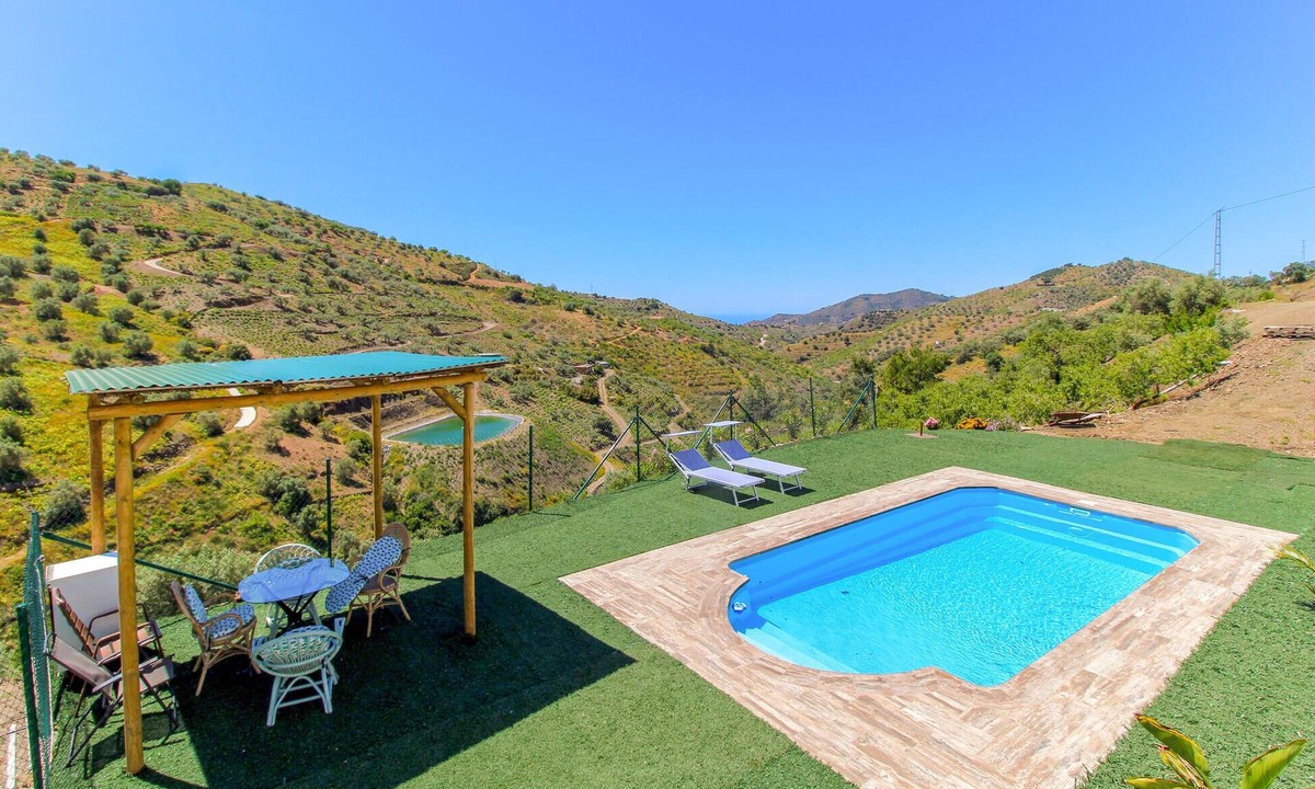 Canillas de Albaida House | Stunning home in Canillas de Albaidas