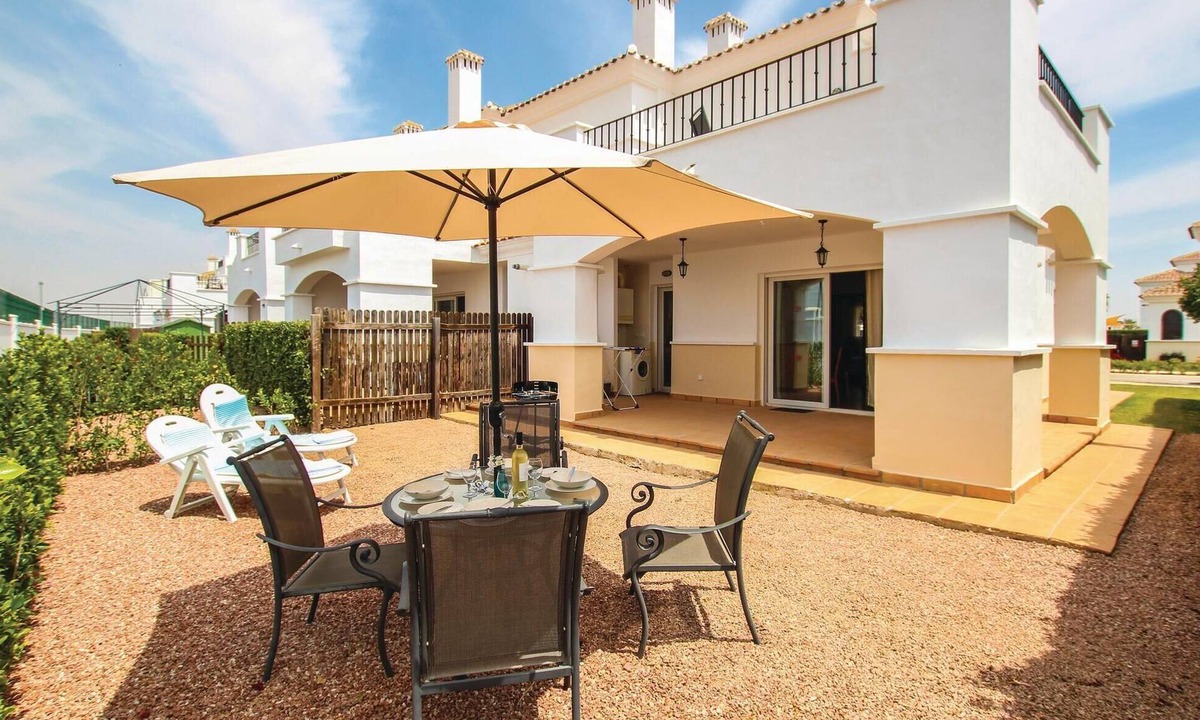 Roldan House | Stunning home in Roldán with kitchen