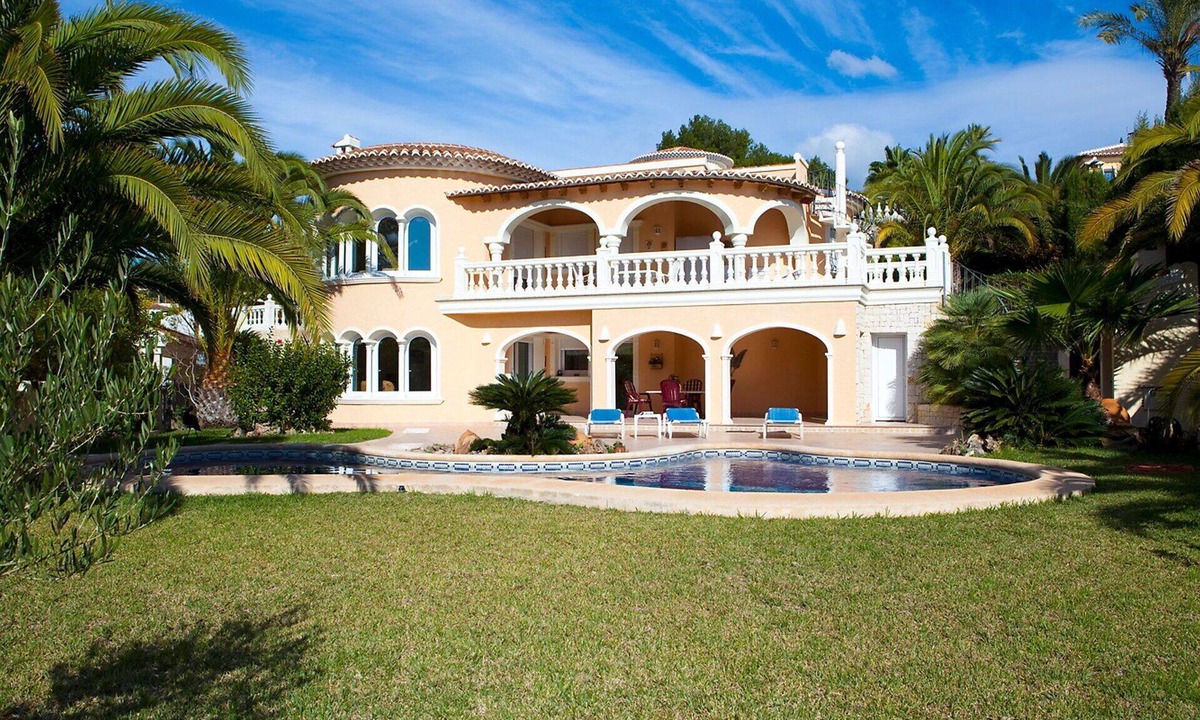 Fanadix House | Stunning private villa for 4 people with A/C, WIFI, private pool, TV, patio and pets allowed