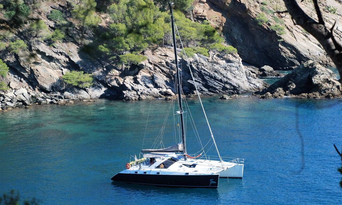 Ibiza Island Boat Rental | Sun-Kissed Sailing Adventure in the Majestic Islas Baleares