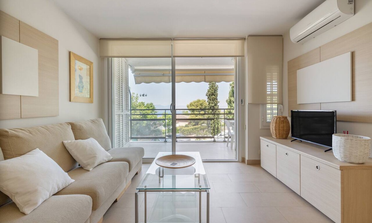 Cap de Salou Apartment | SunAndBed CYE – Modern Luxury Apartment with Sea Views