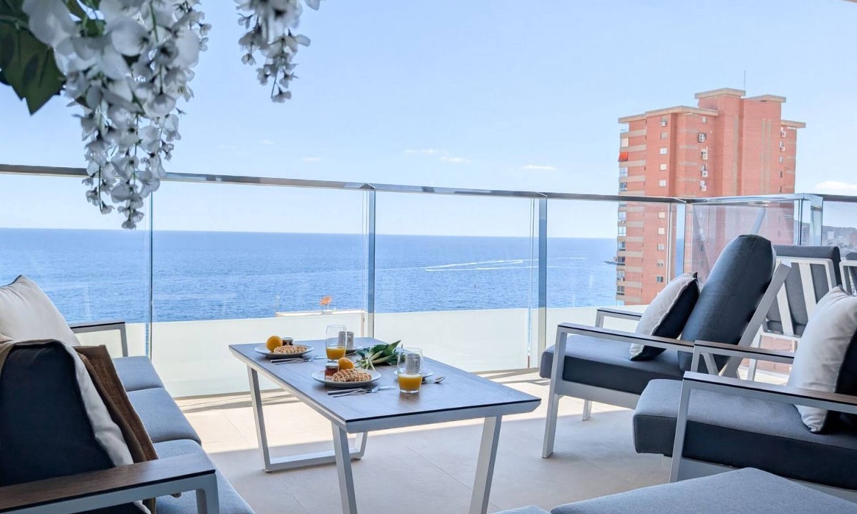 Cala Apartment | SUNSET SAILORS butterfly lounge