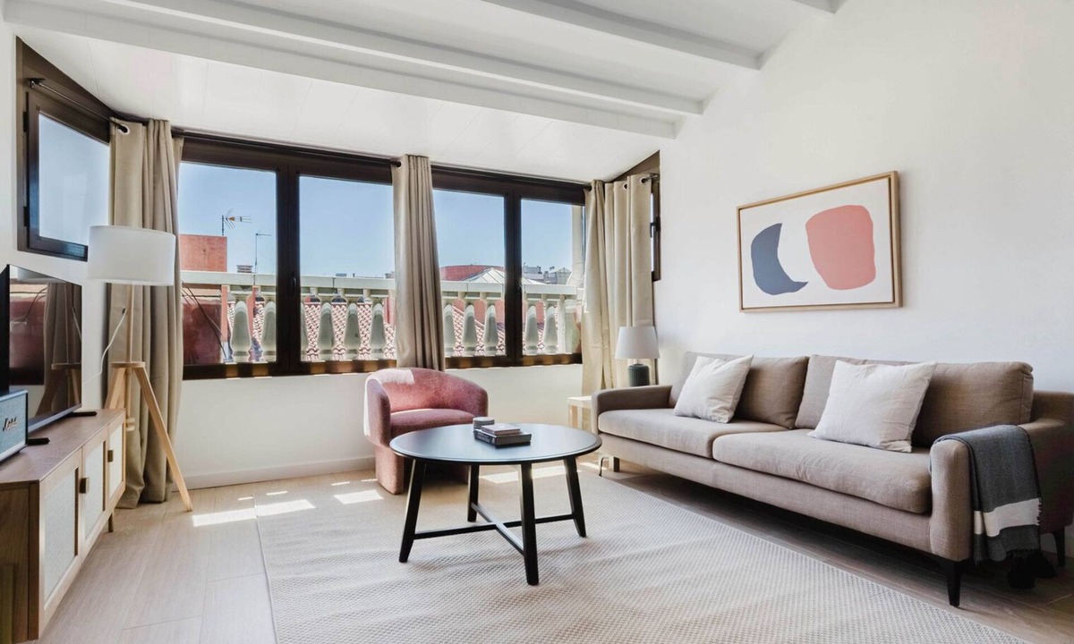 Sant Gervasi Apartment | Sweet Galvany 1BR Furnished Penthouse, by Blueground