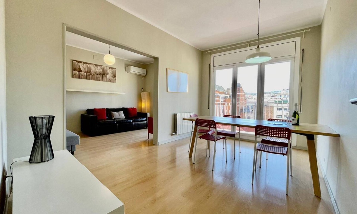 el Camp d'en Grassot i Gracia Nova Apartment | The Sagrada Penthouse