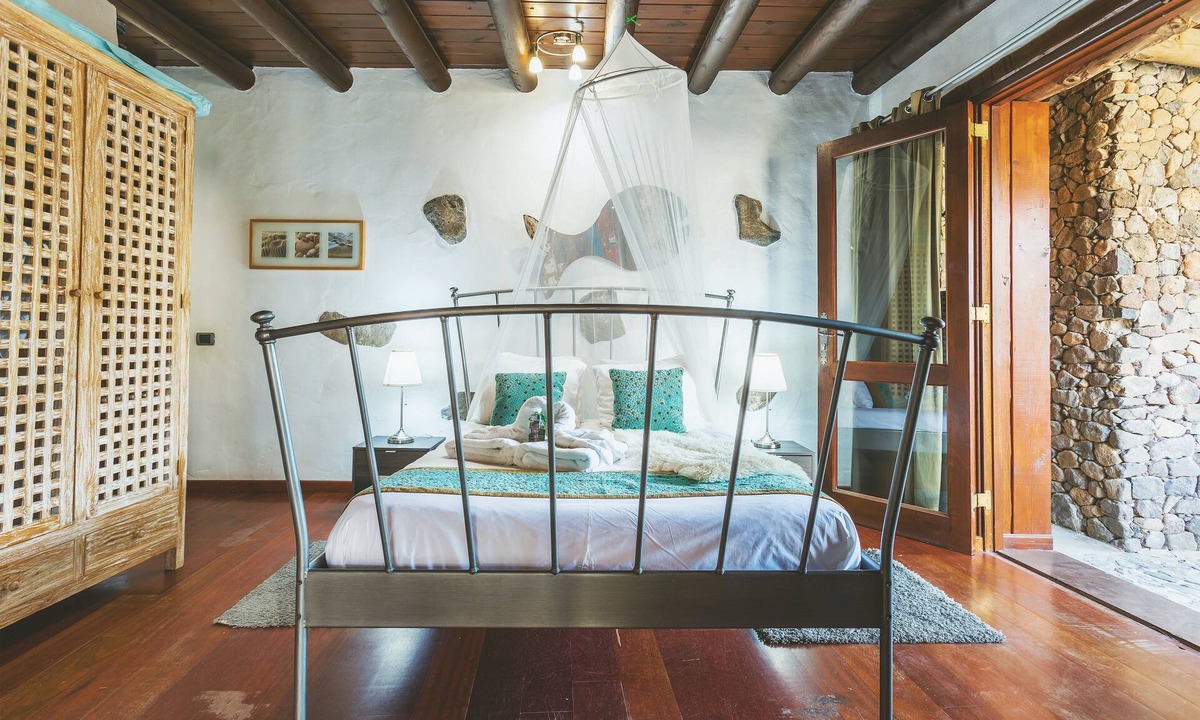 Haria Cottage | Tranquil Studio: Eco Casita, Very Near Sandy Beach, Pool, Play Park, WIFI