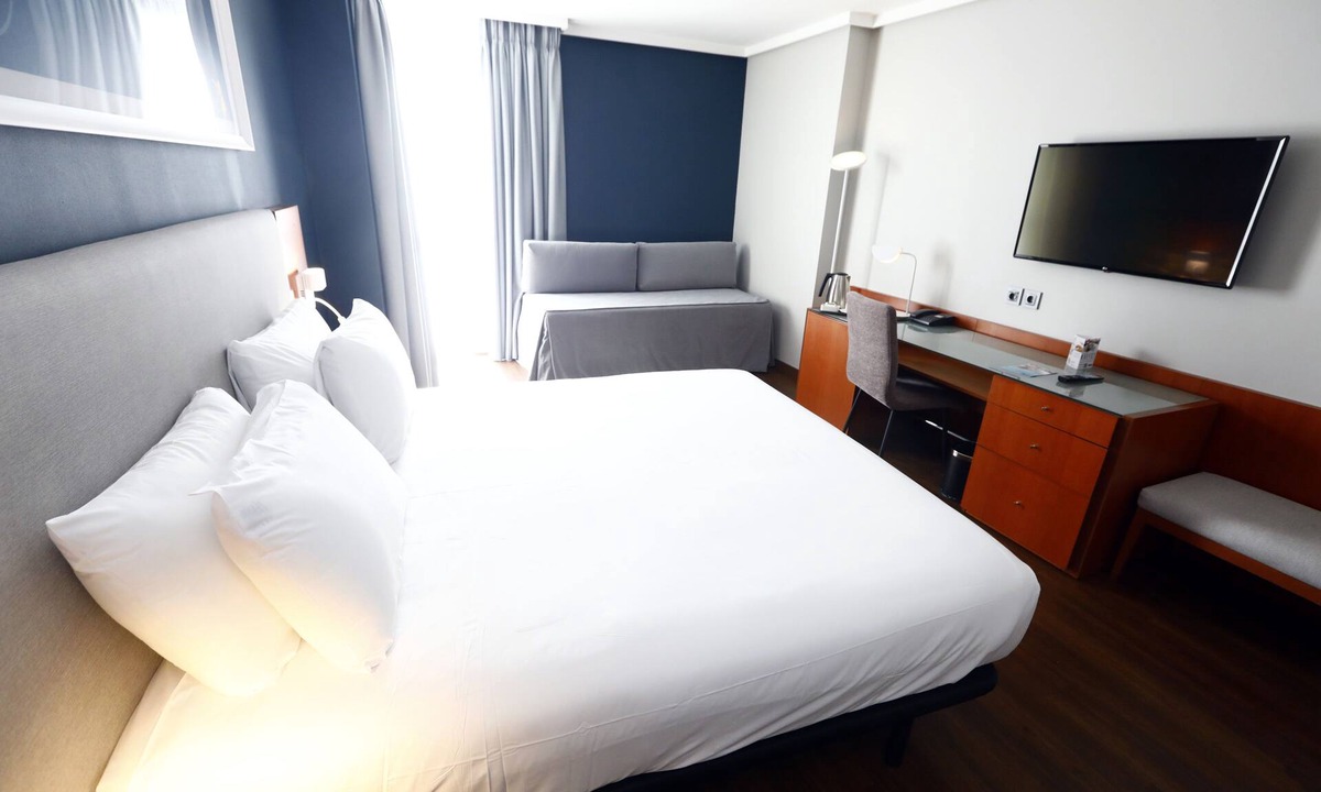 Coslada Hotel | Travelodge Madrid Coslada Aeropuerto