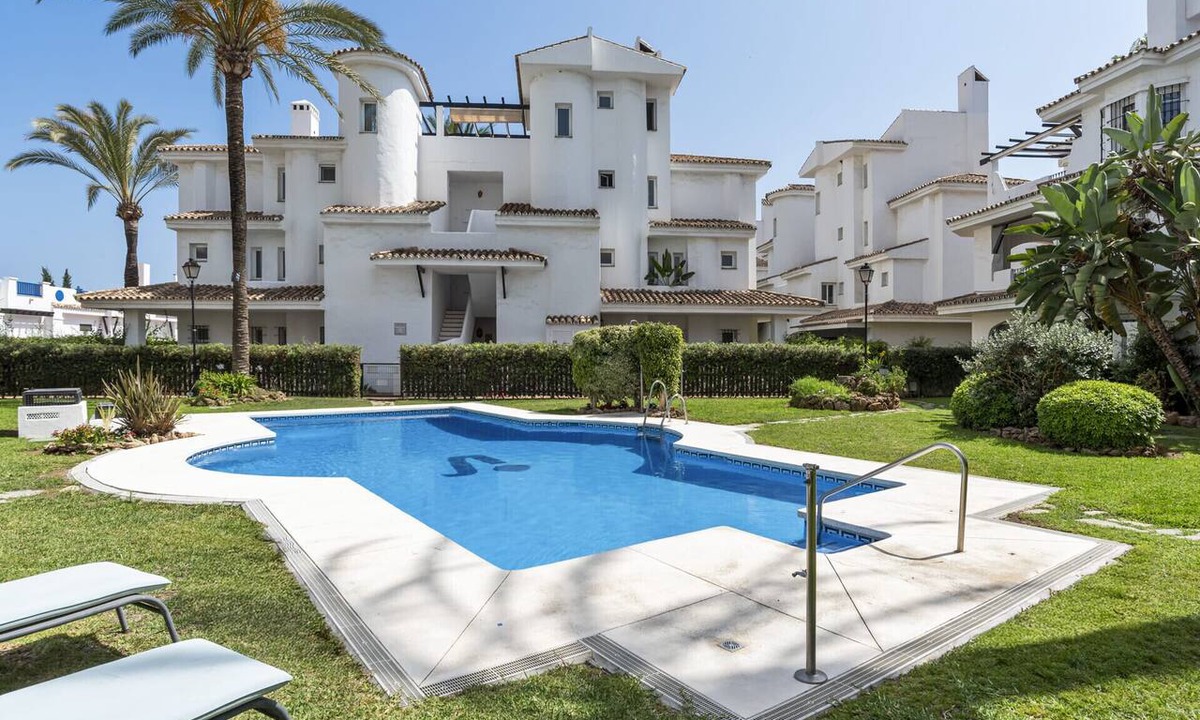 Marbella Apartment | Tres Naranjos | Penthouse - pool - terrace