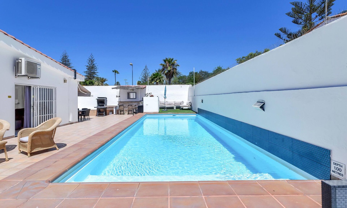 Playa del Ingles House | Vacation Home 'Villa Con Piscina Privada' with Private Pool, Private Terrace and Wi-Fi
