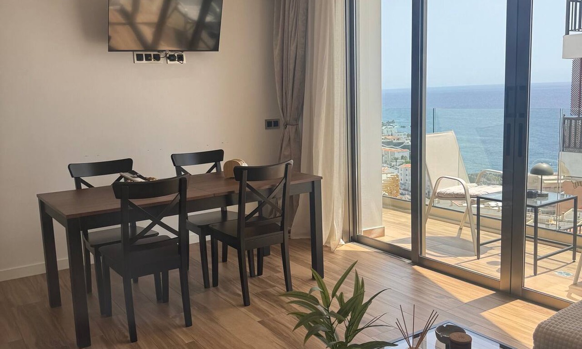 Puerto de Santiago Apartment | Vacation Apartment 'Ale Deluxe Home' with Sea View, Wi-Fi and Air Conditioning