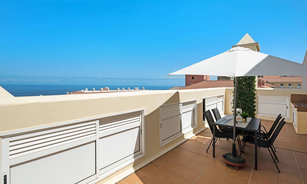 La Orotava House | Vacation Home 'Atico Mencey' with Sea View, Private Terrace & Wi-Fi