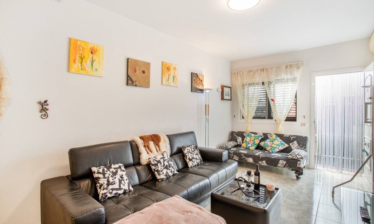 Cruce de Arinaga House | Vacation Home 'Casa Klemann Private Sun Terrace' with Mountain View, Wi-Fi and Air Conditioning