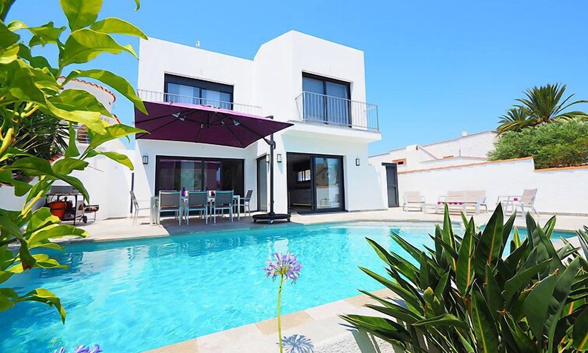 Empuriabrava House | Vacation home Norfeu by Interhome