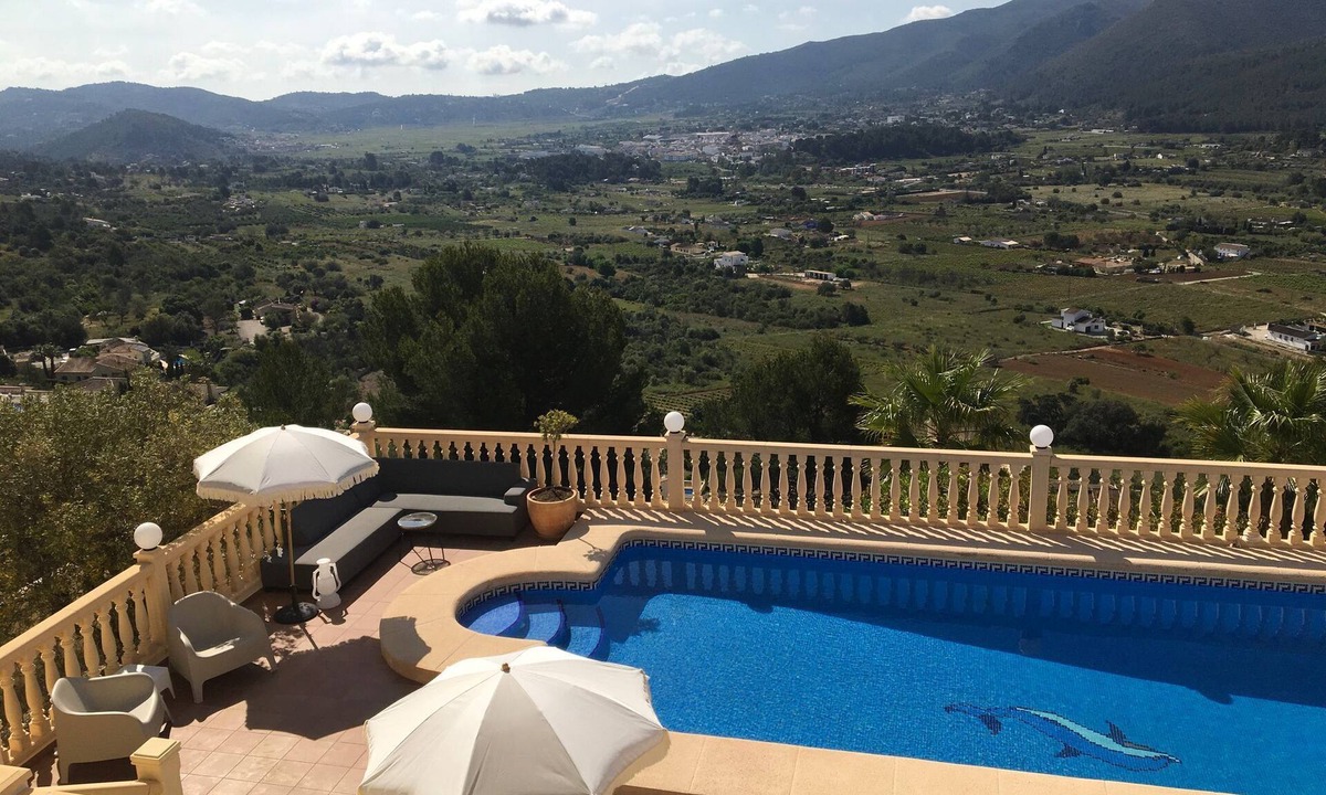 Jalon Villa | Villa Almazara