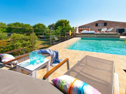 Es Bacares Villa | Villa Barcares Petit con piscina y amplios jardines, para 6, by BeBreeze