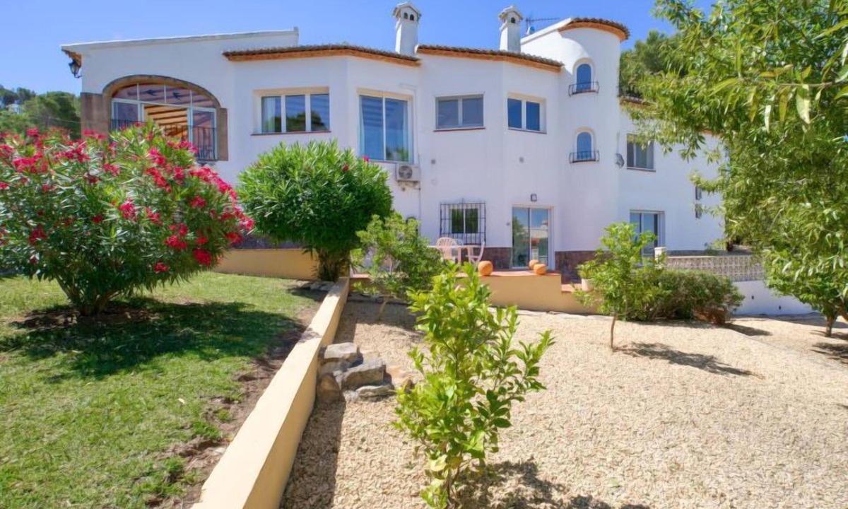 El Tosalet House | Villa Bramble by Interhome