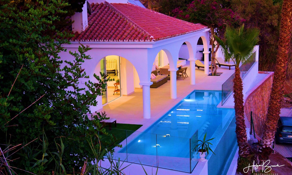 Torre de Benagalbon House | Villa Bugenvilla near the sea with a wonderful view of the Mediterranean
