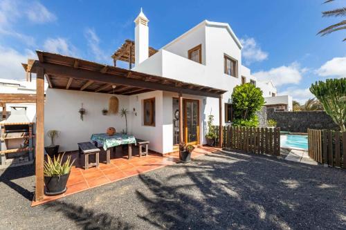 Teguise House | Villa Calma Pool Oasis & Volcano Views Bayside
