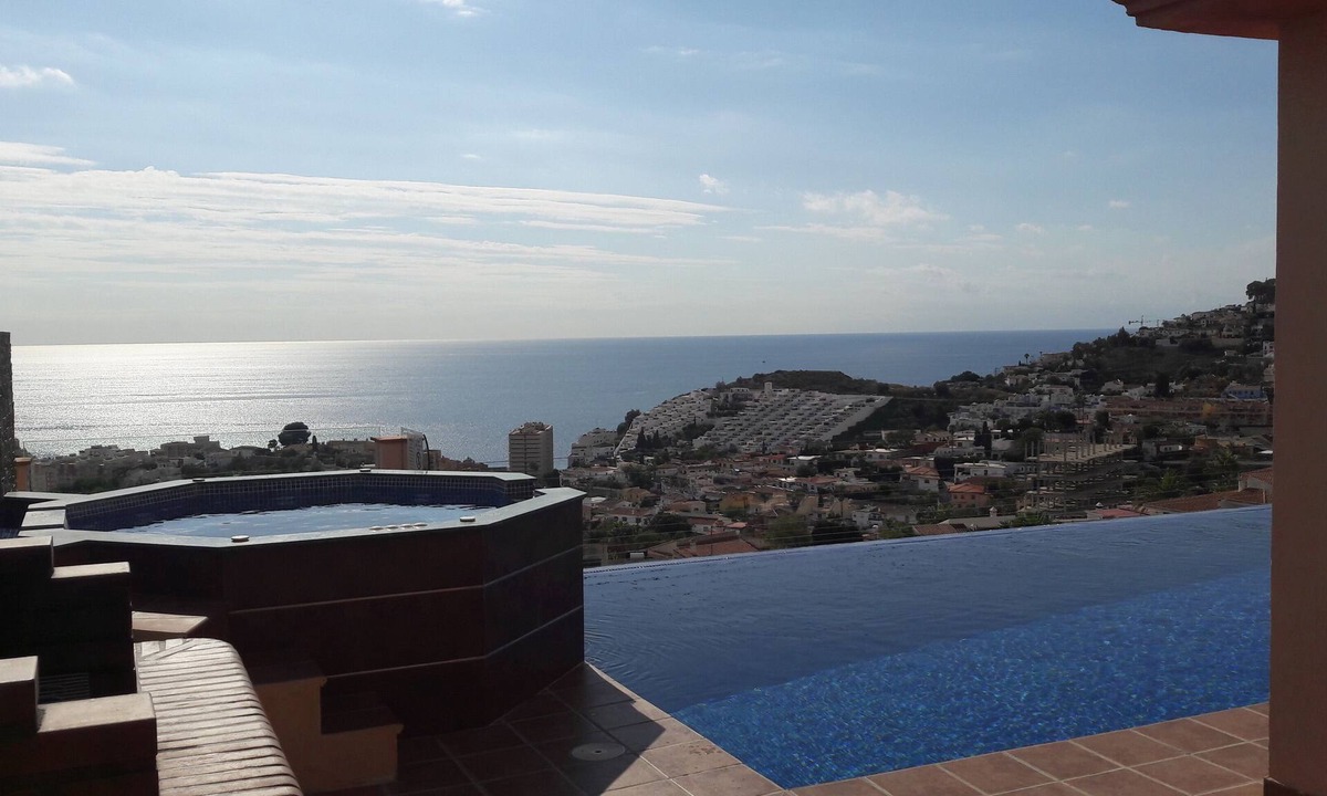 Almunecar Villa | Villa Casa Montes del Castillo: Free Heated Pool & Laser Cinema