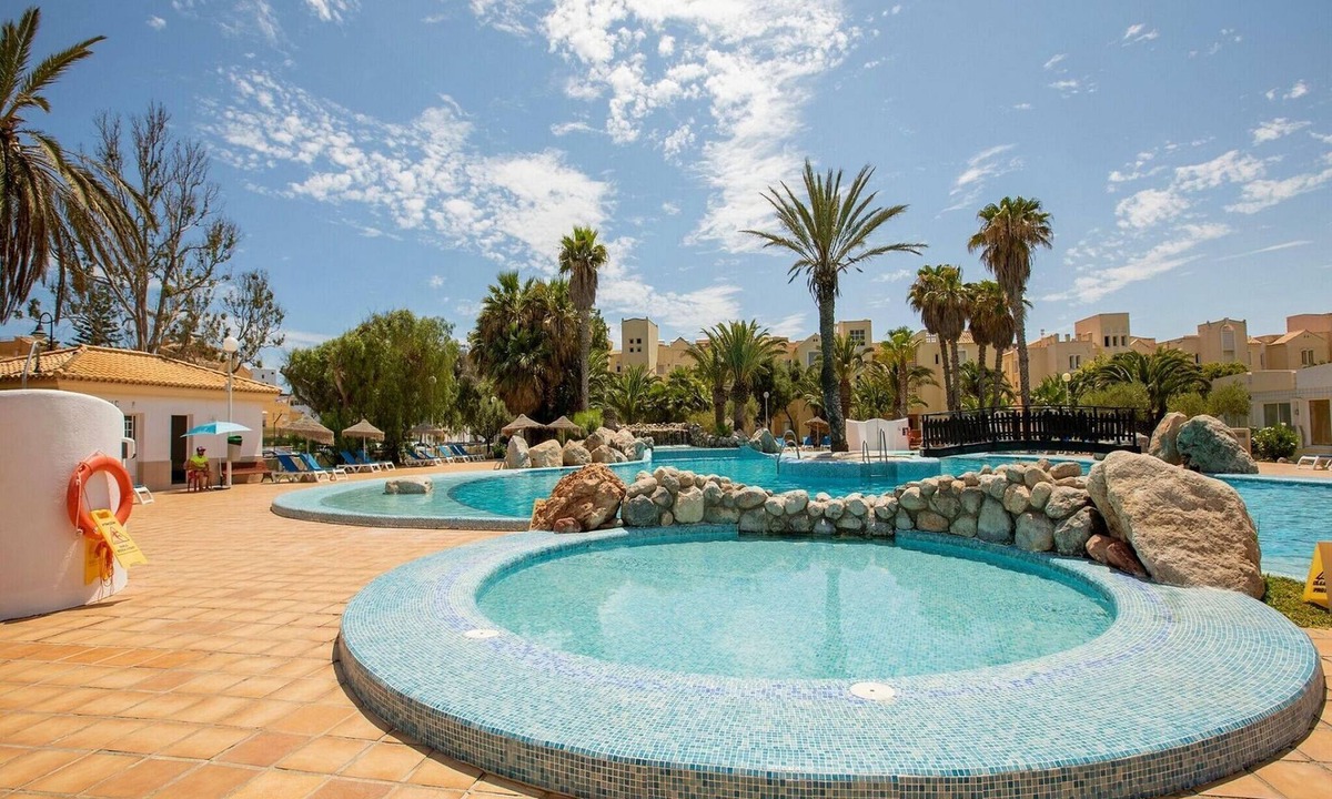 Roquetas de Mar Apartment | Villa in Spain near the Coastline