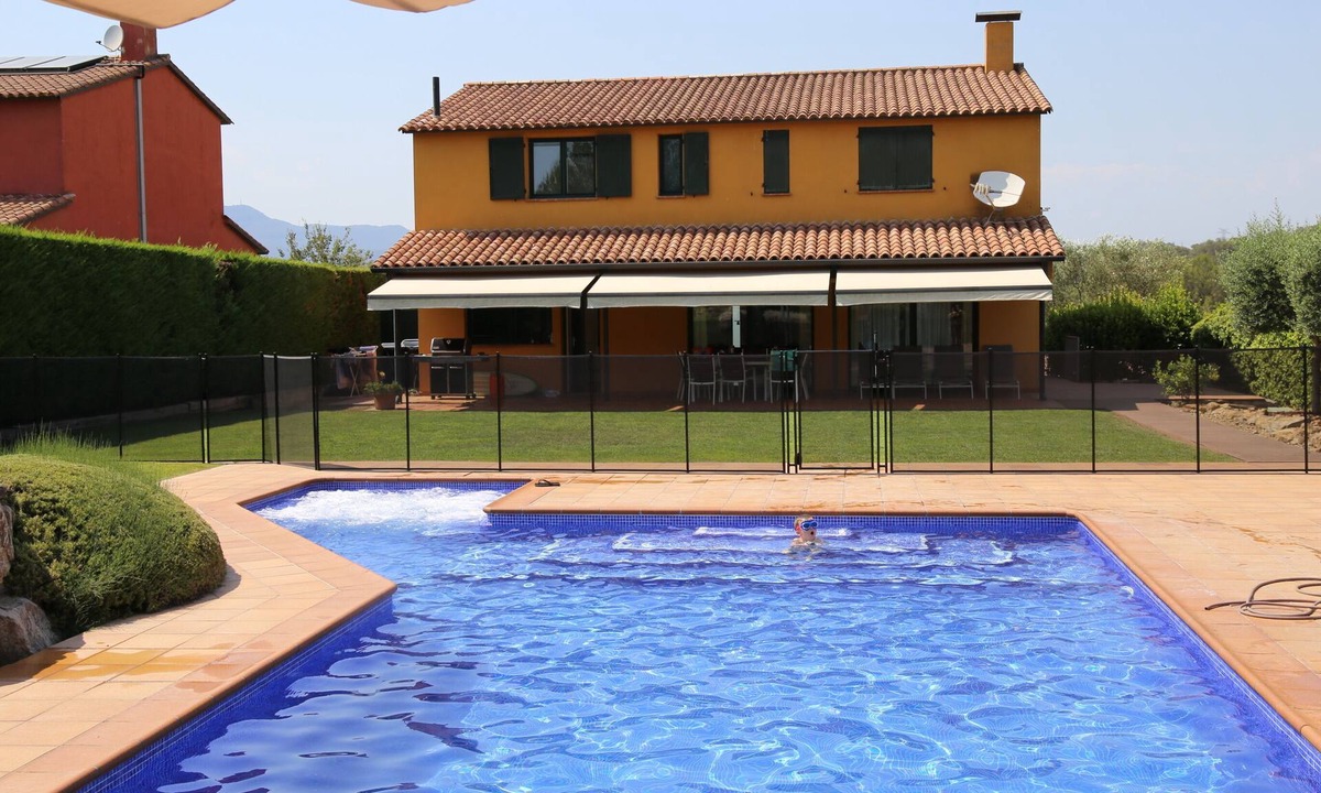 Sant Julia de Ramis Villa | Villa in VELOcity Girona, 4 Bedrooms, Pool, Office, Garage