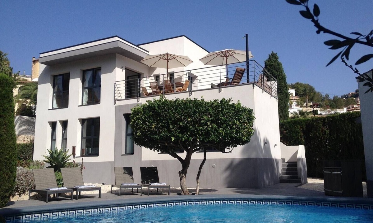 Benissa Coast Villa | Villa "Lynn" in Benissa Next to Mora with Mountain View, Pool & Wi-Fi