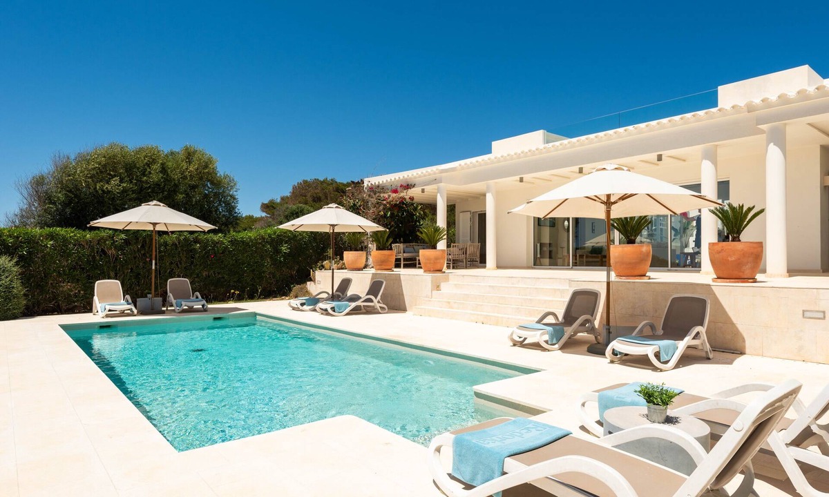 Binibeca Villa | Villa 'Mariposa' with Sea View, Wi-Fi and Air Conditioning