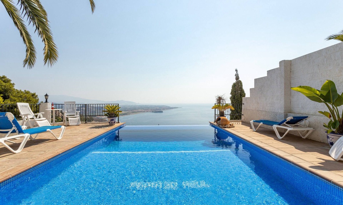 Salobrena Villa | Villa 'Paraíso Azul' with Sea Views, Wi-Fi and Air Conditioning
